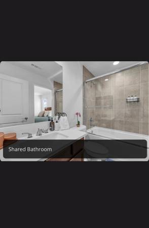 $2,400 / 3br - 1656ft2 - Casa de dos pisos de 3 habitaciones y 2.5 baños en La Quinta, CA – $2,400/mes (La Quinta)63668371011971123