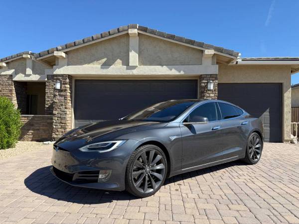 2016.5 Tesla Model S FREE SUPERCHARGING LOW MILES 1