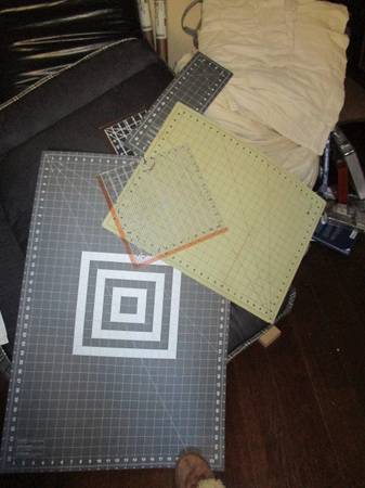 Sewing/quilters mats, u get 5 Fiskars mats 1