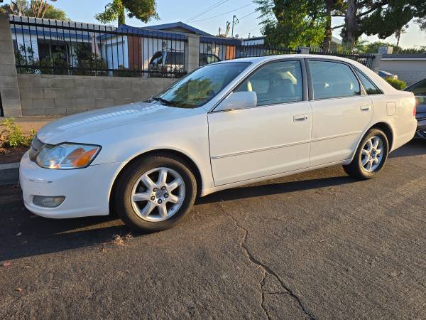 2002 toyota avalon XLS very low miles 104k  clean title - $3,500 (Sfv)63470774254979123