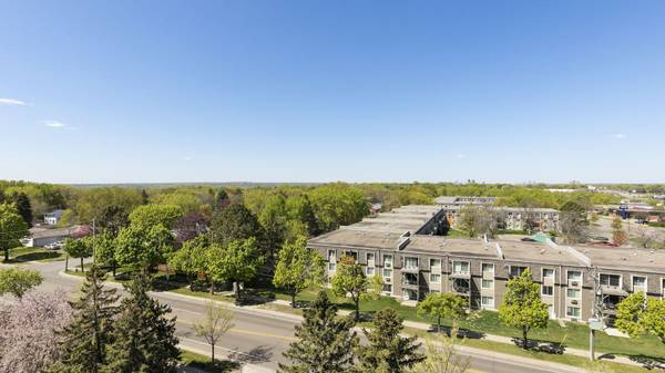 $1,400 / 2br - 843ft2 - Air Conditioning, in Saint Paul MN, 2/BD 1/BA (170 Ruth Street North, Saint Paul, MN)63868814214787121