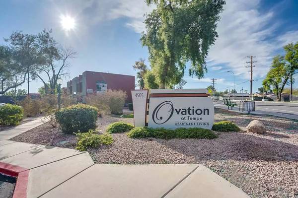 $1,669 / 2br - 980ft2 - Cozy 2 BD / 2.5 BA complete with a private washer and dryer! (Tempe)63966951778434124
