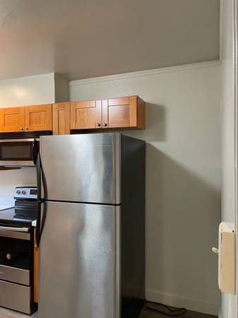 $1,495 / 1br - 450ft2 - Spacious renovated Studio in Capital Hill (Capital Hilll)64031135729794120
