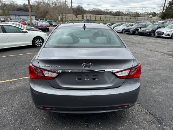 2011 HYUNDAI SONATA - $6,950 (Madison)63621603937281124