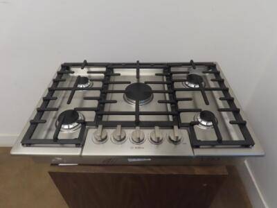 NGM8056UC  BOSCH 30" propane cooktop 1