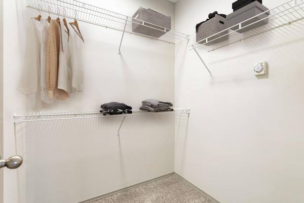 $2,300 / 2br - 1014ft2 - Washer & Dryer Included, Onsite Dog Park, Stainless-Steel Appliances* (Auburn)63852483851395124