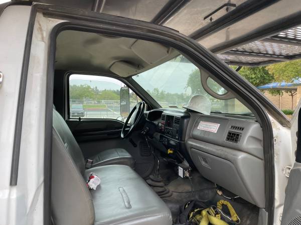 2009 Ford F750 - Photo 8