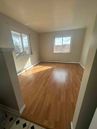 $850.00 / 1br - Spacious 1 bedroom 1 bath with large walk in closet. 12 minutes to dow63974189500163122
