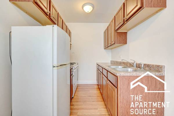 $1,395 / 450ft2 - My Favorite Studio in Logan Square! Sep Kitchen, Cats OK (Logan Square)63959875117698123