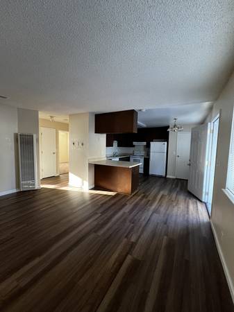 $1,195 / 2br - 2/1 Tri-plex (Red Bluff)63972383089026124