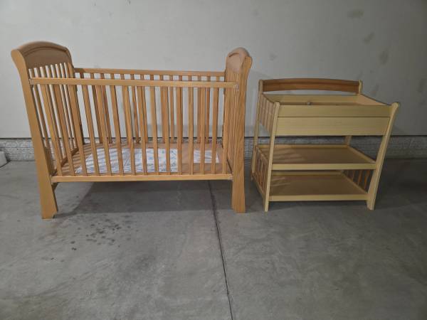Solid Wood Matching Nursery Set - Beautiful Honey Oak Finish 1
