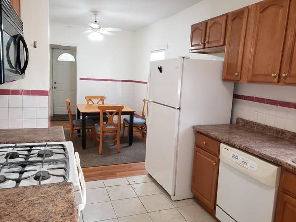 $630 / 4br - 1300ft2 - A room available now for rent all unities include free wifi (Edgewood-JWU Harborside)63984238674818123