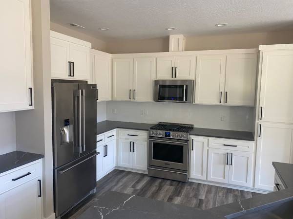 Custom kitchen cabinets free estimate! 1