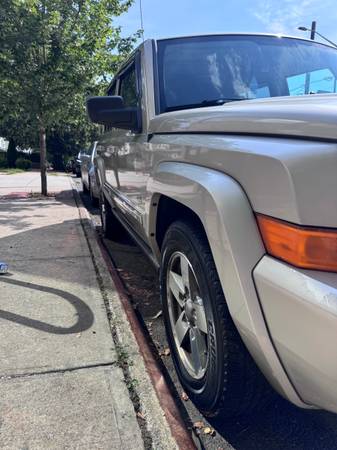 2006 Jeep Commander 65th anniversary - $2,500 (Forest Hills)63441360591747123