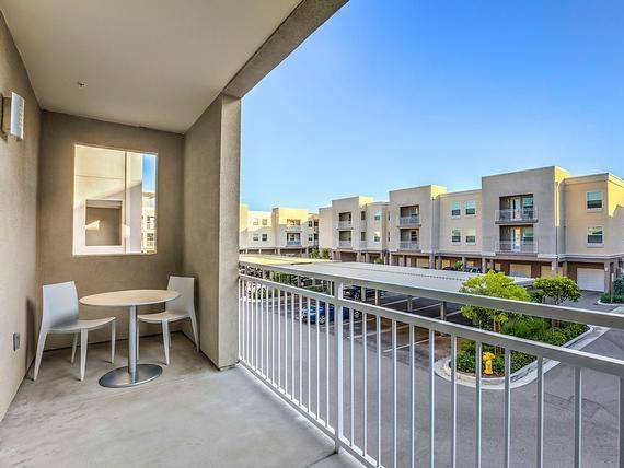 $2,599 / 1br - 804ft2 - Three BBQ's, Yoga/spinning room, Poolside Pergola and Clam Couches (Riverpark)63800304603139121