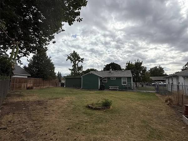 $1,000 / 2br - 975ft2 - Warm & Inviting Home—Perfect for Relaxing or Entertaining! (Walla Walla, WA)63989937438851122
