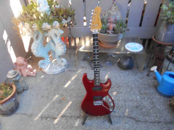 1980/81 G&LEarly Model  F-100 Series ll. SN G0000696 1