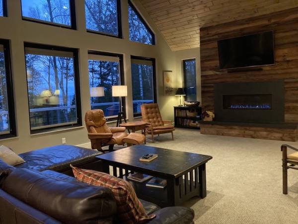 $400 / 6br - !!!6 Bedrooms, 7 Bathrooms, Sleeps 21.!! (12569 Pa Be Shan Ln, Charlevoix, MI 49720, USA)64037724090627122