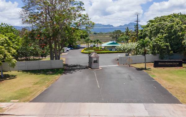 $2,675 / 4000ft2 - Affordable Industrial & Commercial Storage Bunkers and Yards Spaces (Waikele)63939662208771120