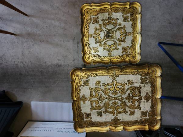2 Florentine nesting tables 1