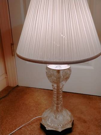 CRYSTAL CLEAR TABLE LAMP 1