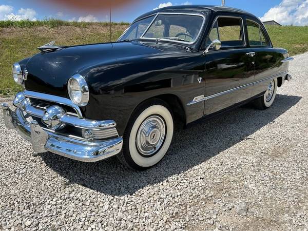 1951 Ford Custom Sedan Tudor - $15,000 (área de St Joseph)63621942386179121