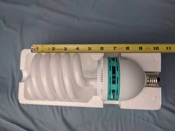 Set of 6 Large Fluorescent Video Lights With Fixtures - $20 (Boca Raton)63444013949953122