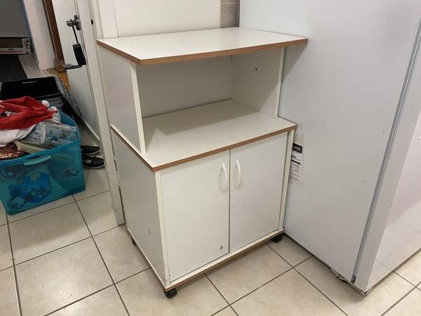 Microwave Stand 1