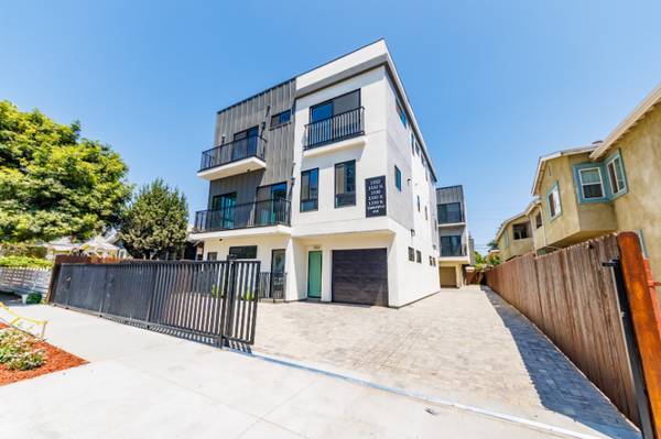 $5250.00 / 3br - 1900ft2 - UNO DE UNA CLASE - DEBE VER ESTE NUEVO TOWNHOME63857623604737123