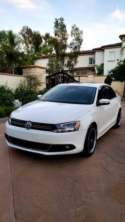 2014 VW Jetta SEL 104k Millas MODELO SUPERIOR Cámara de Retroceso 38 MPG - $8,300 (Northridge)63615999996929120