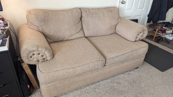 Couch for pickup 1