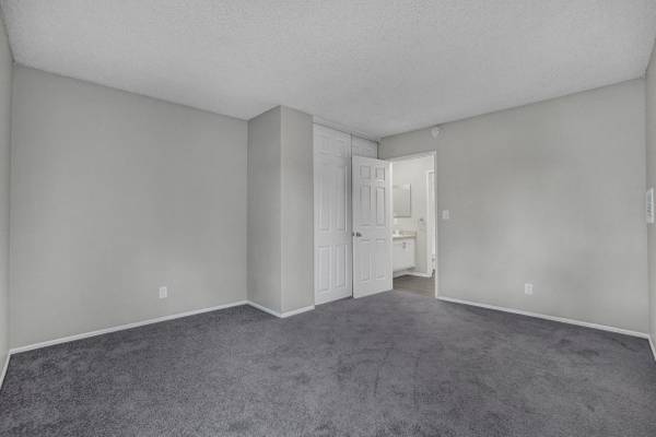 $2,330 / 1br - 625ft2 - Two Swimming Pools, Controlled Access/Gated, Fitness Center (501-525 N 4th St, Montebello, CA)63912983509891121