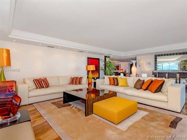 $150 / 3br - 3979ft2 - skyline, from this 3979 SF flow through unit (Miami Beach, FL)64051005775234122
