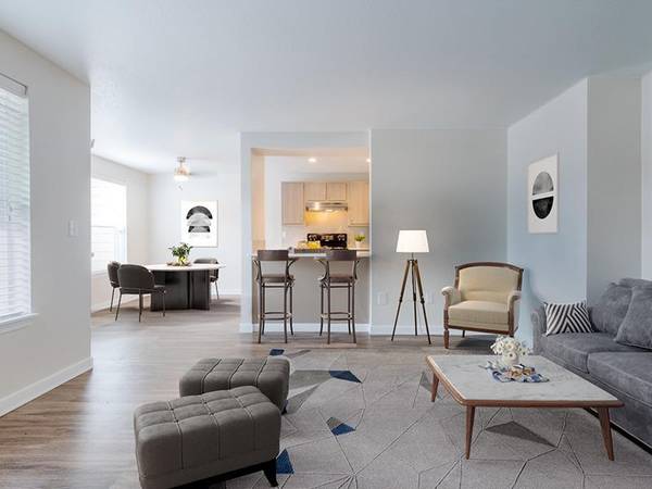 $1,599 / 1br - 607ft2 - Stainless Appliances, Ceiling Fans, Fully Equipped Kitchens (Near downtown Tigard, Washington Square Mall, nature tr)63820909680513121