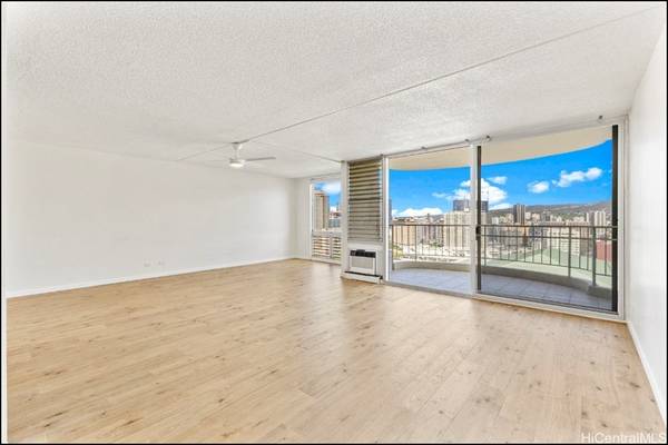 Almost new Pergo waterproof laminate wood flooring over 550 sq ft 1