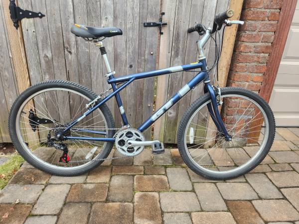 GT Timberline Trail mountain bike -16" 1