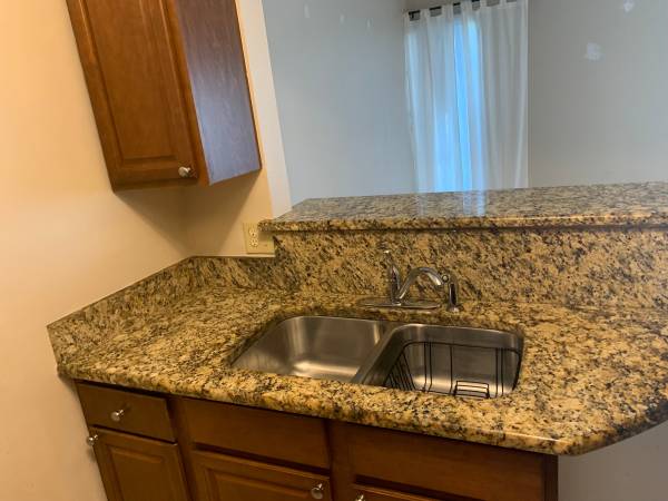 $1,300 / 1br - 720ft2 - ONE BEDROOM $1,300 MONTH (MERRITT ISLAND)63846409731459124