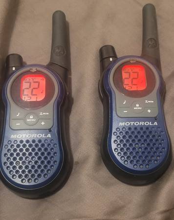 Motorola TALKABOUT SX600R Two Way Radios 14 mile range 1