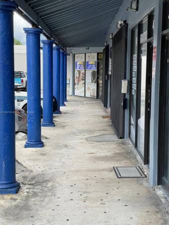 $2,500 / 700ft2 - For Rent Retail Space (Miami)64049098390274122