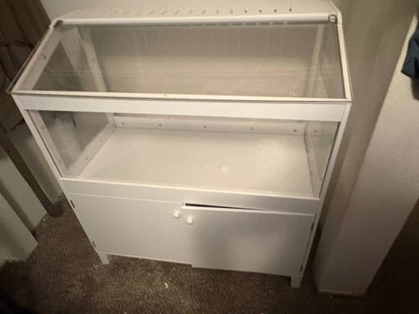 Hamster cage & other items with it 1