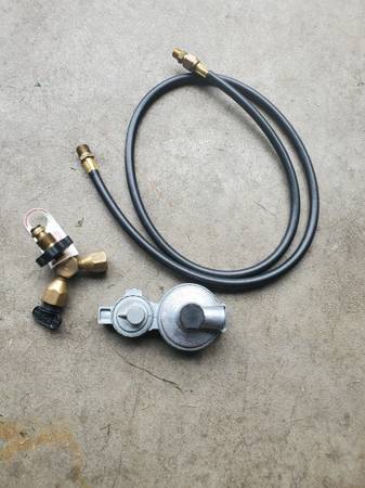 Propane regulator with 5' hose and twin fitting 1
