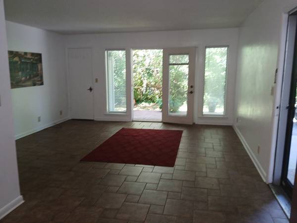 $1,100 / 1br - 700ft2 - Belle Meade Highlands (Belle Meade Highlands)63680263843843121