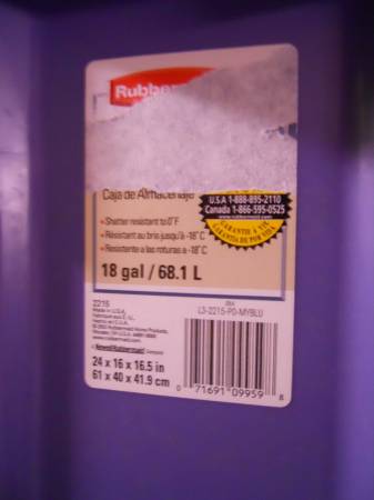RUBBERMAID CONTAINERS 1