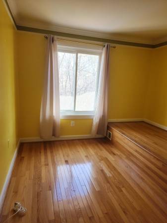 $800 SE RENTA UN CUARTO EN UNA CASA MUY BONITA. (Silver Spring)63036927098243121