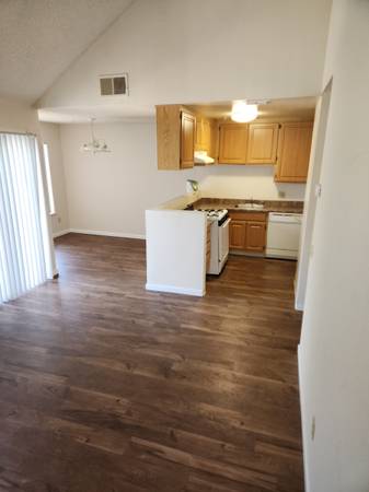 $1,925 / 1hab - 824ft2 - Amplio departamento de 1 habitación y 1 baño con ático disponible en alquiler. ¡Pregunte sobre nuestras ofertas especiales! (vallejo / benicia)63861212419075121