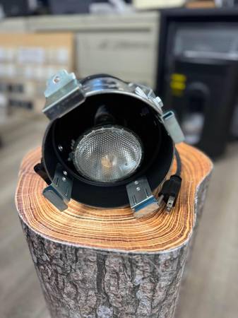 LIGHTS - STAGE SPOTLIGHTS 1