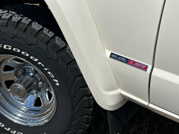 1983 JEEP CHEROKEE LAREDO LS-3 INTERCAMBIO - $40,000 (NEWCASTLE)63442903903873122