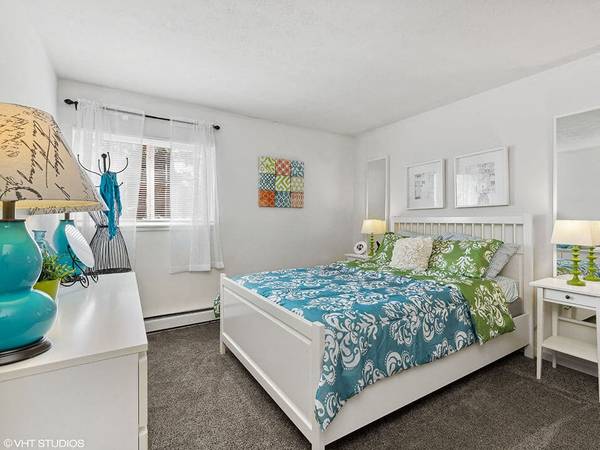 🔑 Unlock your next chapter at Meadowrun Apartments! 1