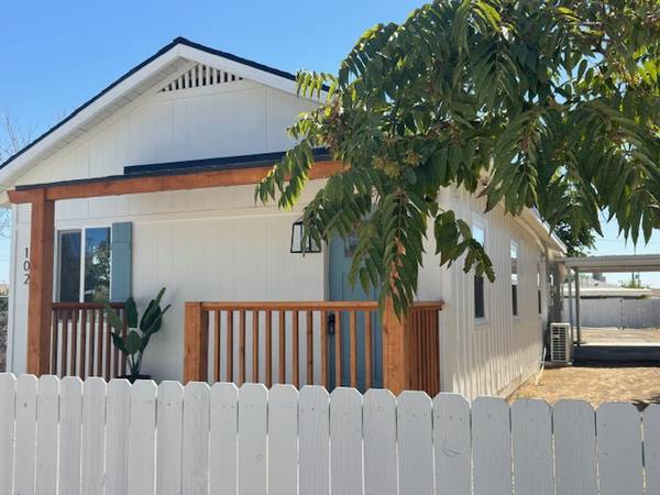 House For Sale / Casa De Venta En Taft CA 1