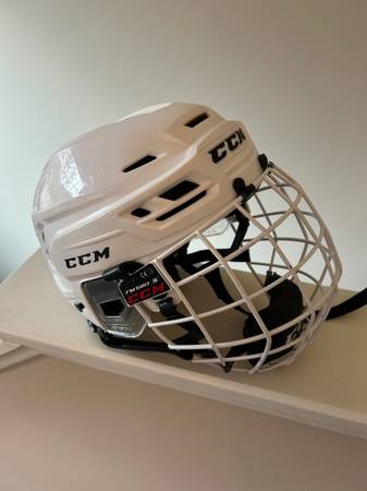 Size small youth CCM Hockey Helmet 1